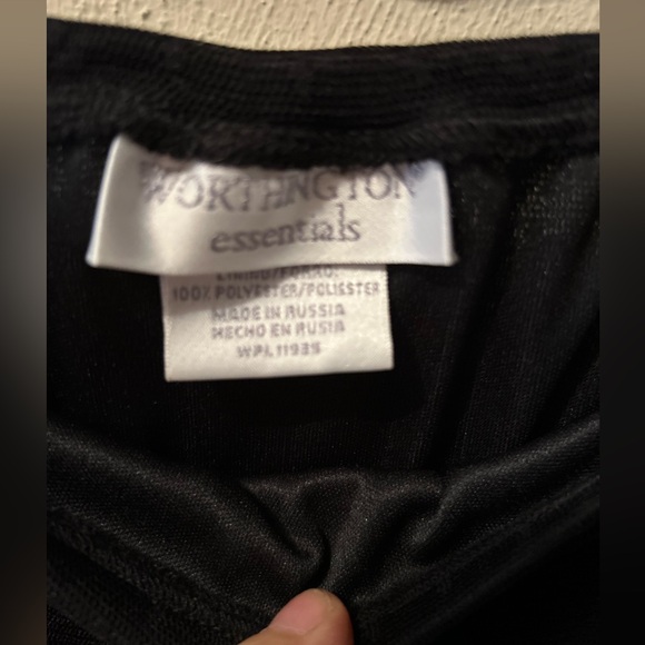 Worthington stretchwaist black skirt with lace overlay. Excellent condition. Lg. - Picture 4 of 6
